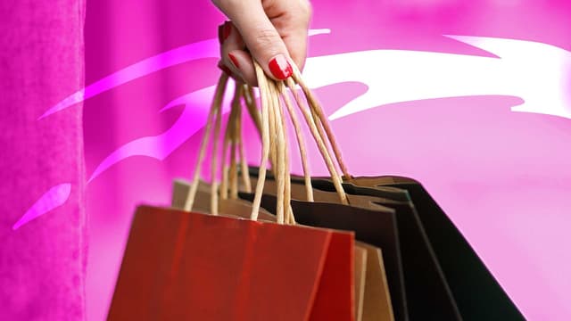 ACCC investigates retailers over deceptive Black Friday claims
