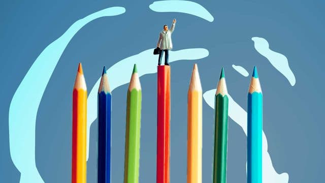 Australia's real wages set to fall until 2027