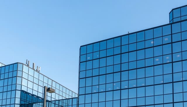 Franklin Templeton builds crypto unit amid market slump