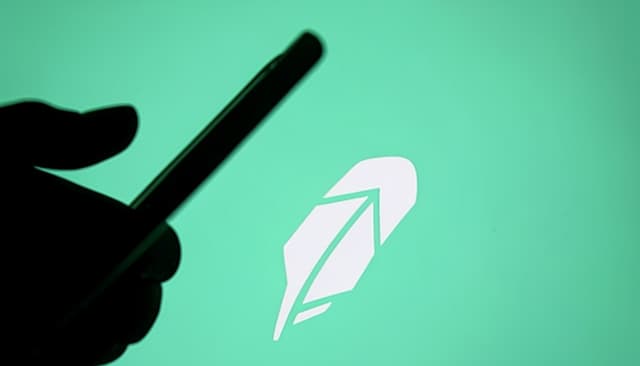 Robinhood boosts buyback to $1.5B amid stock slide