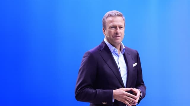 BMW to See 'Rather Stable Environment,' CEO Zipse Says