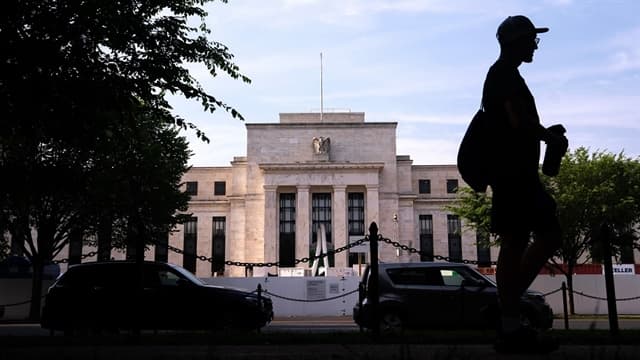 Pricing In a Fed Rate Hike Is 'Misguided,' Julian Emanuel Says