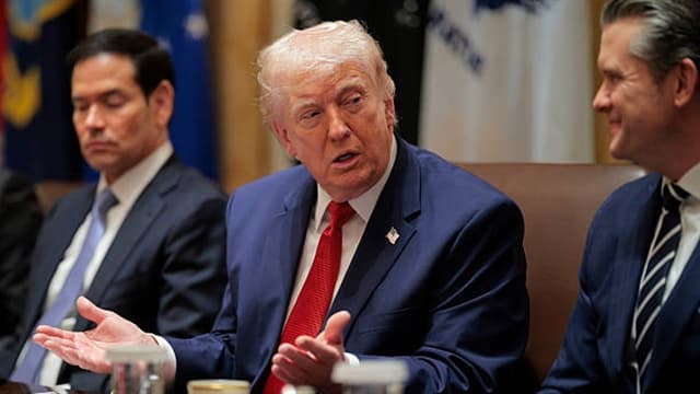 Trump Reveals Iran Let 10 Boats Through Strait of Hormuz as a Gift