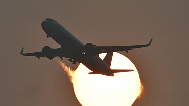 Airlines Rally as US, Iran Agree to Two-Week Ceasefire