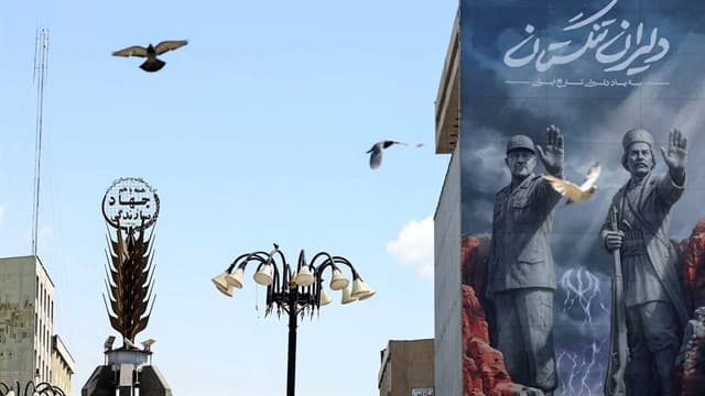 Iran Talks Waver Amid Trump's Messaging Blitz