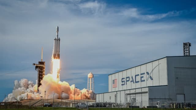 Musk's SpaceX Files Publicly for Nasdaq IPO Under Symbol SPCX