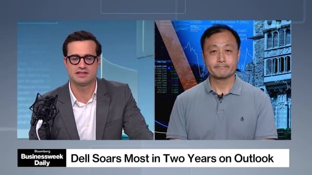 Dell Soars Most in Two Years on Outlook