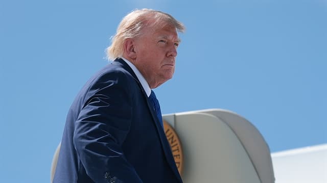 Trump Pauses Iran Strikes as Talks Resume