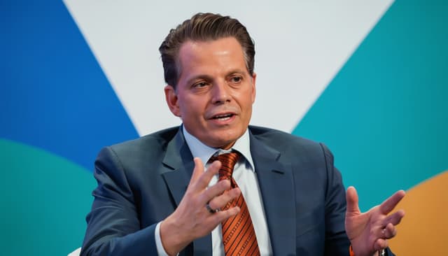 Scaramucci says Bitcoin cycle remains intact with Q4 rebound forecast